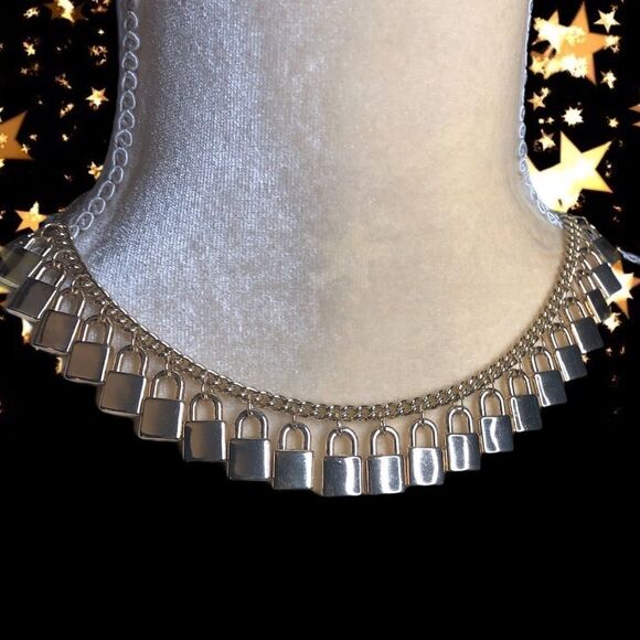 NWOT! Golden choker style necklace w/ 22 p… - Picture 4 of 8